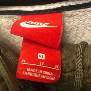 Nike Tops - Nike sweatshirt. Nike Tops - Nike sweatshirt.